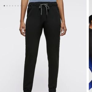 Jaanuu XS Mesh-Enhanced Scrub Jogger Black